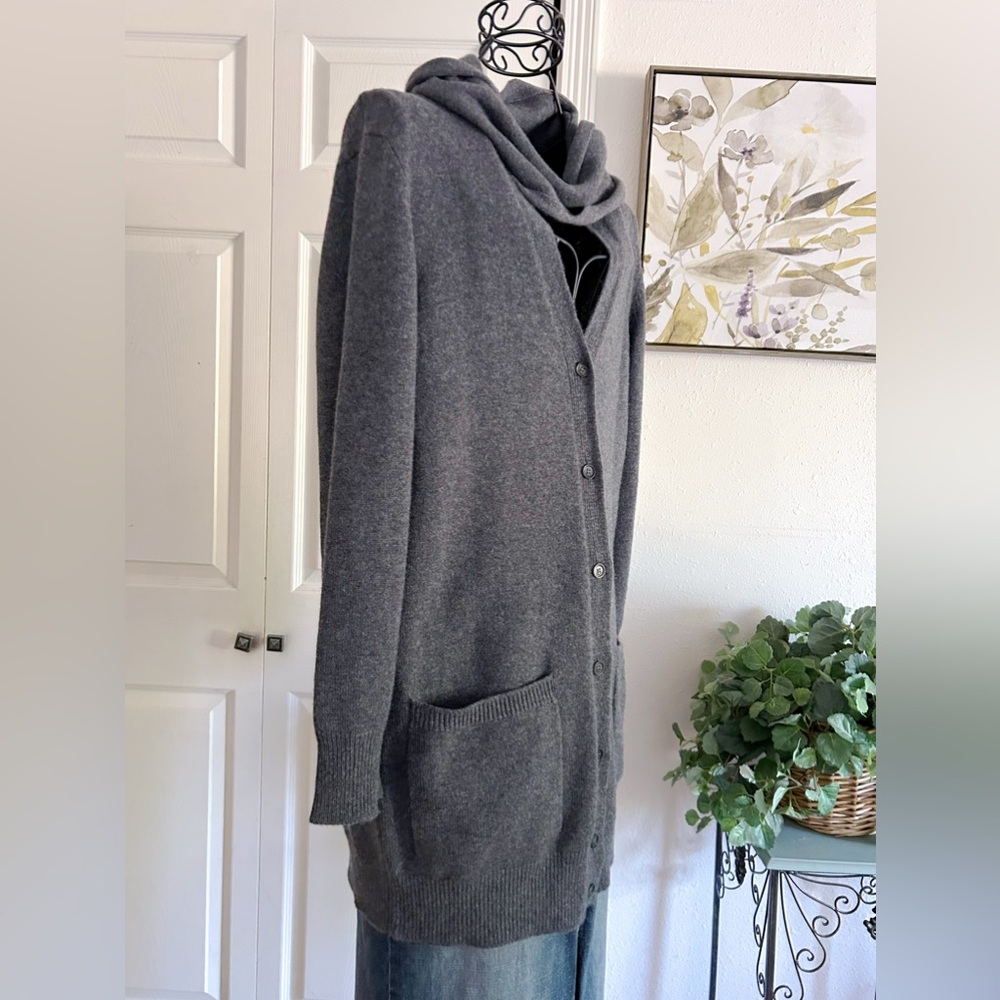 Auth Salvatore Ferragamo Italy 100% Cashmere Gray Cardigan W/One Side Scarf L